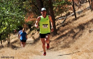 Tim Tollefson powers up the hill for the win. (Photo by www.painani.org)