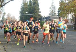 The 2:42 pace group at mile 14 of the 2014 CIM. (SRN photo)